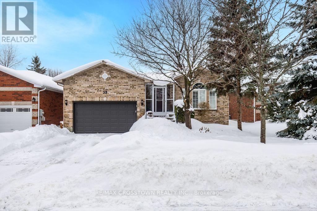 38 Brookfield Crescent, Barrie, Ontario  L4N 9R6 - Photo 2 - S12676686