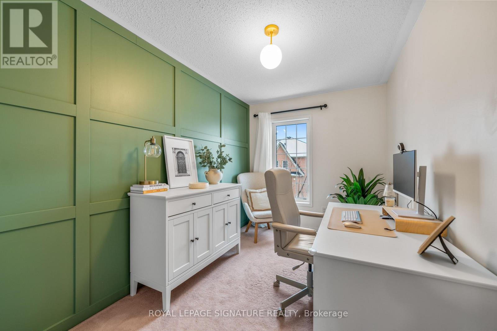 6 Renfrew Lane, Halton Hills, Ontario  L7G 0H1 - Photo 18 - W12780310