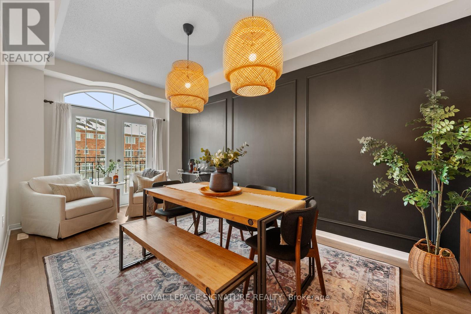 6 Renfrew Lane, Halton Hills, Ontario  L7G 0H1 - Photo 2 - W12780310