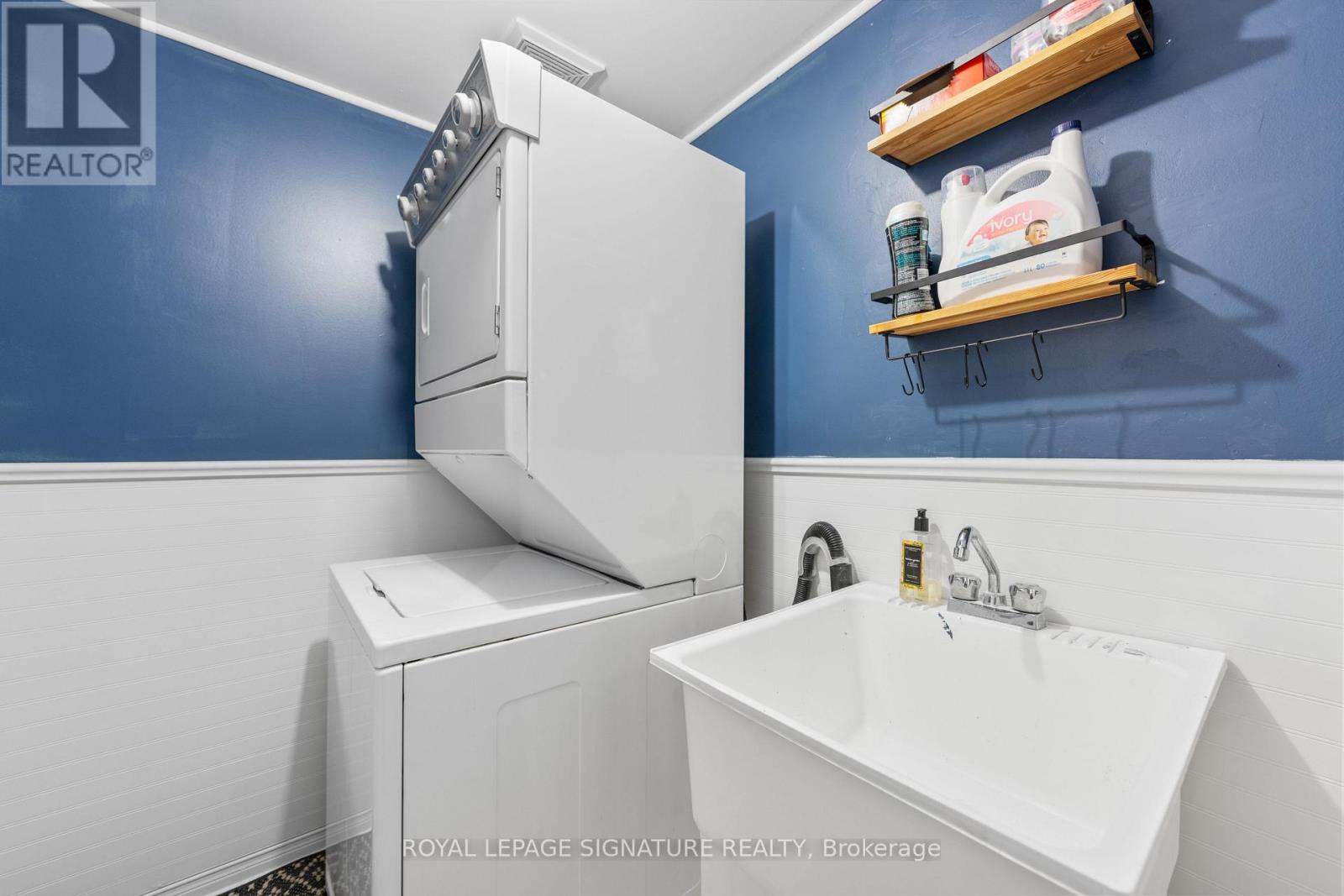 6 Renfrew Lane, Halton Hills, Ontario  L7G 0H1 - Photo 23 - W12780310