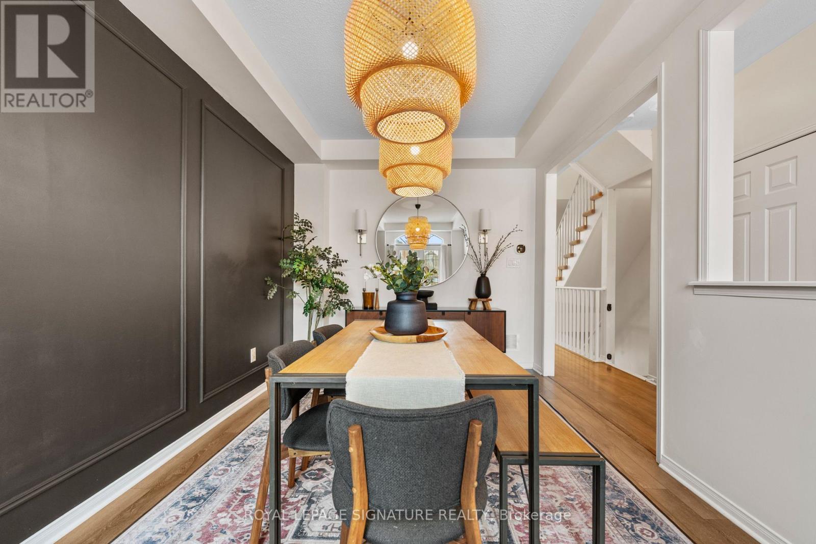 6 Renfrew Lane, Halton Hills, Ontario  L7G 0H1 - Photo 3 - W12780310