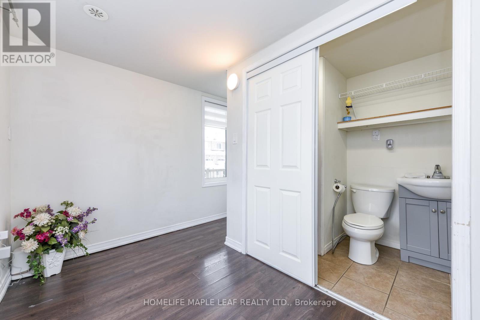 49 Golden Springs Drive, Brampton, Ontario  L7A 4N7 - Photo 16 - W12780322