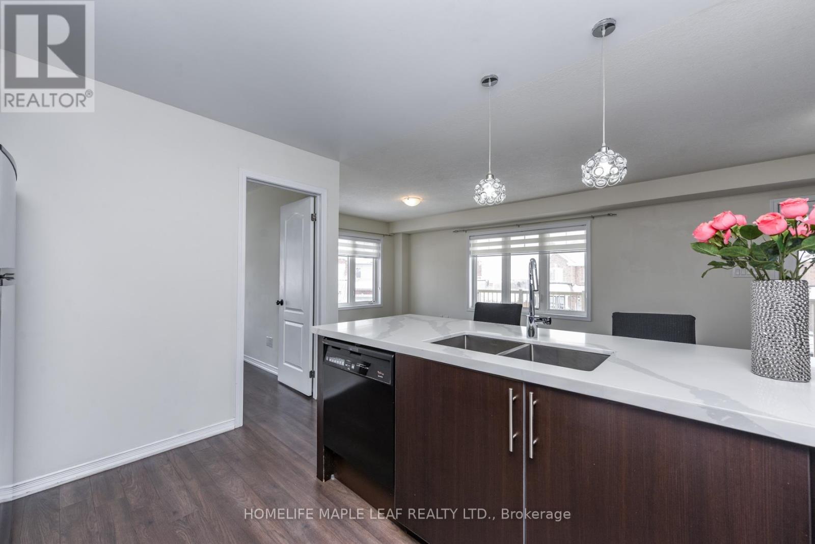 49 Golden Springs Drive, Brampton, Ontario  L7A 4N7 - Photo 31 - W12780322