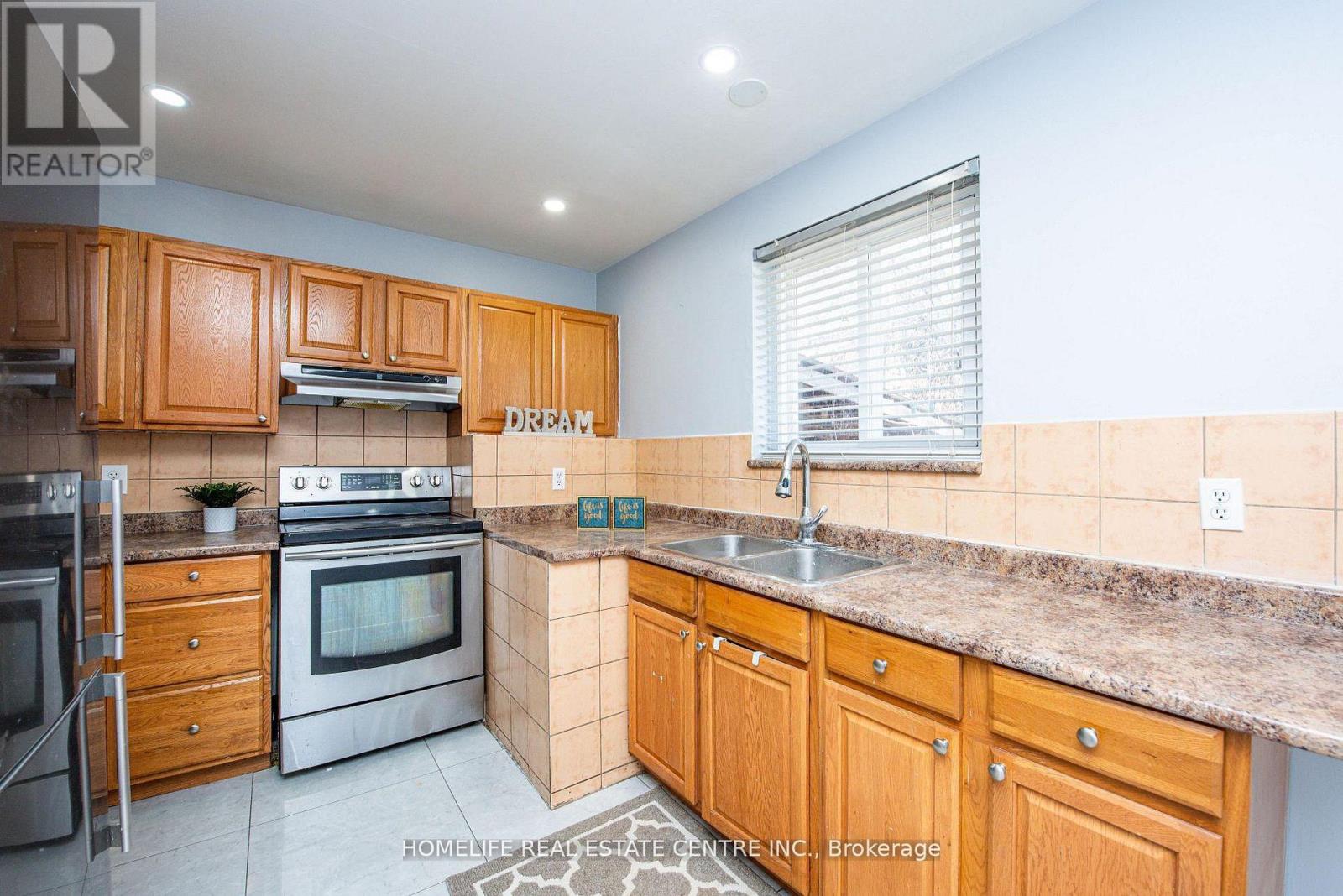 48 Northwood Drive, Brampton, Ontario  L6X 2L2 - Photo 17 - W12780382