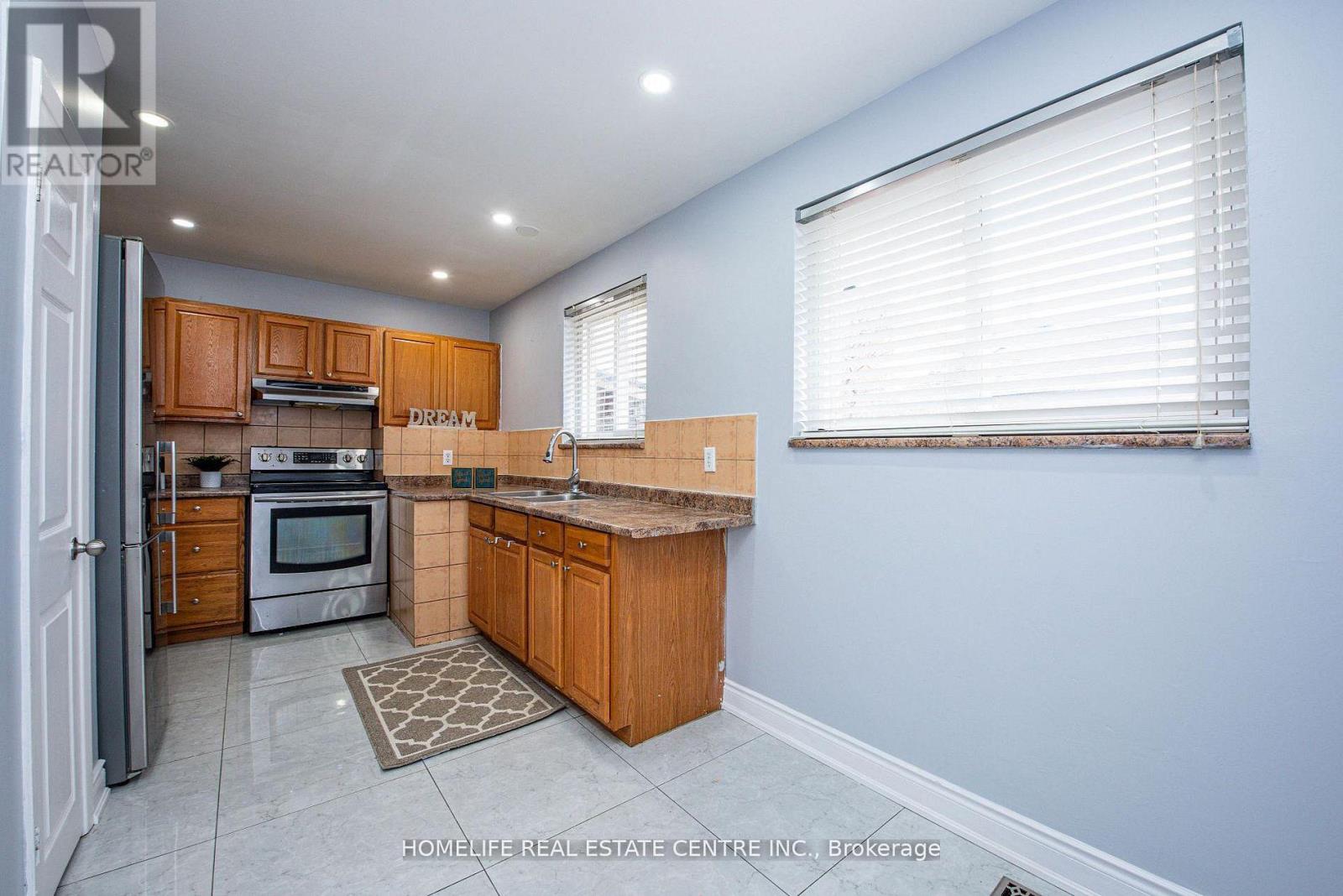 48 Northwood Drive, Brampton, Ontario  L6X 2L2 - Photo 18 - W12780382