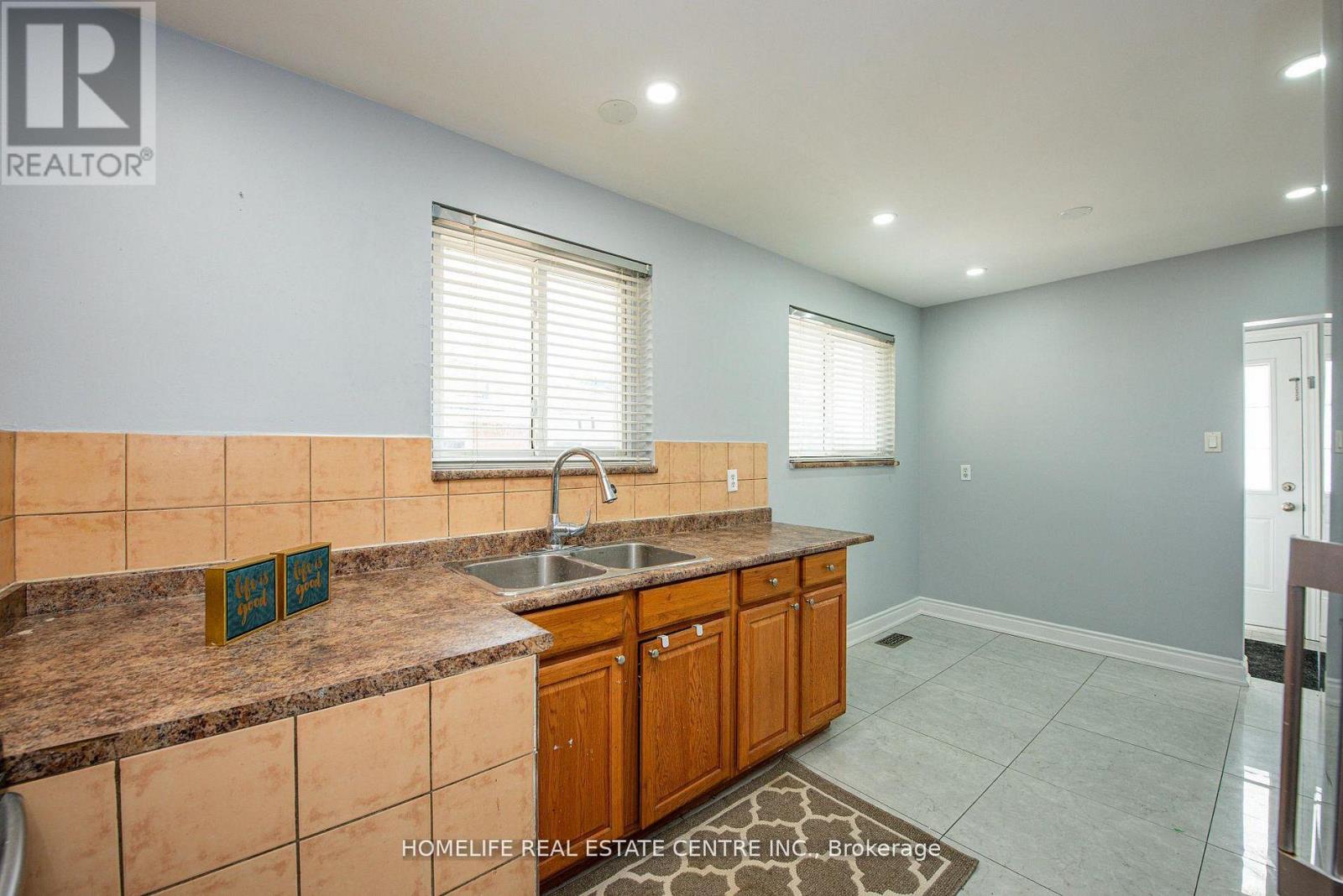 48 Northwood Drive, Brampton, Ontario  L6X 2L2 - Photo 19 - W12780382