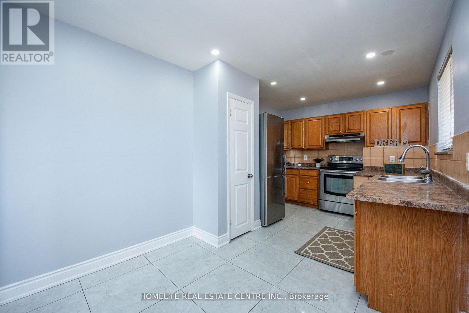 48 Northwood Drive, Brampton, Ontario  L6X 2L2 - Photo 20 - W12780382