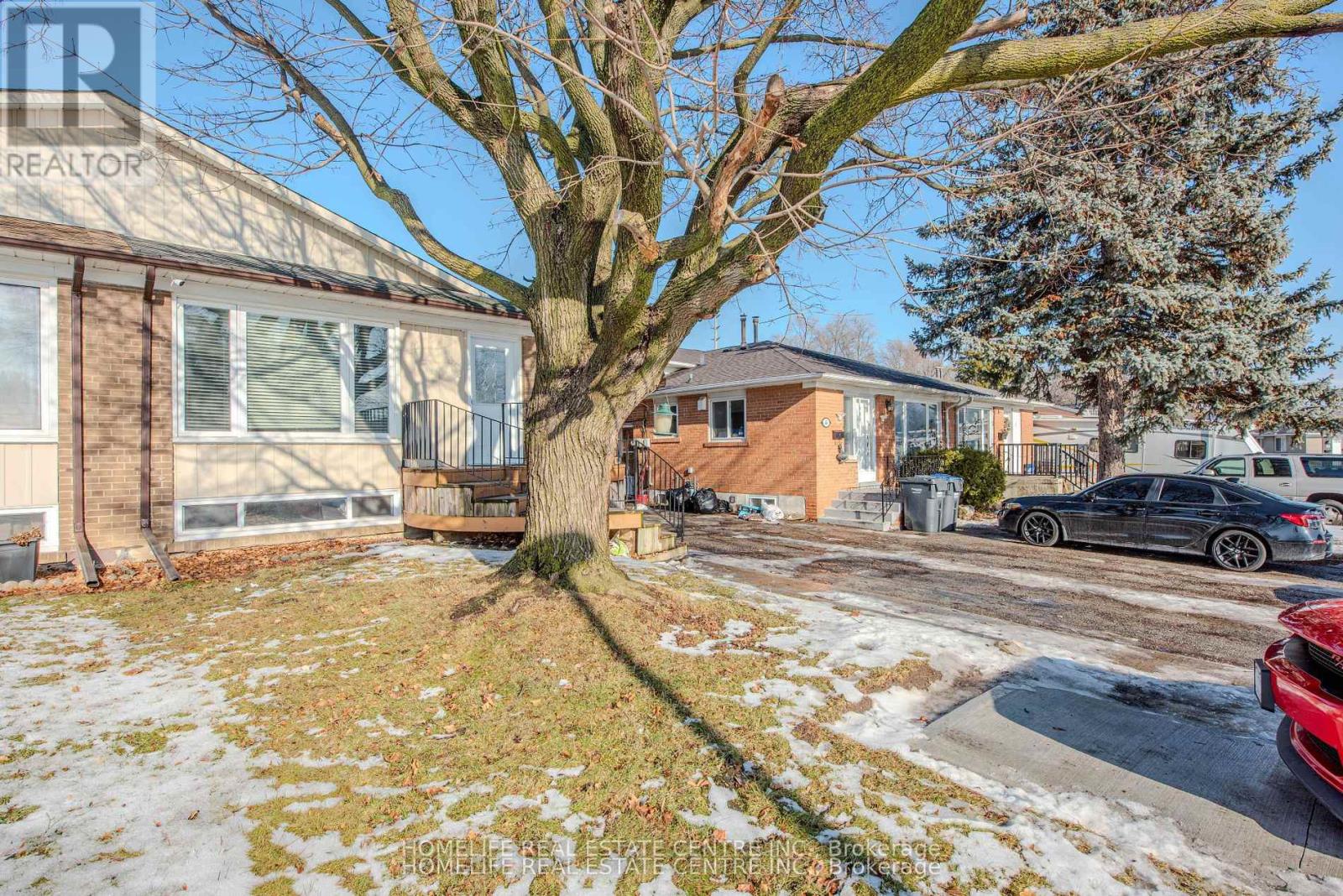 48 Northwood Drive, Brampton, Ontario  L6X 2L2 - Photo 3 - W12780382