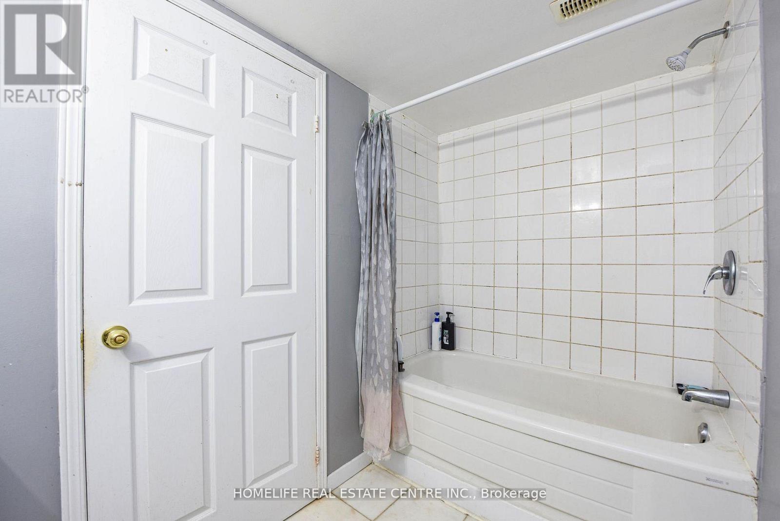 48 Northwood Drive, Brampton, Ontario  L6X 2L2 - Photo 41 - W12780382