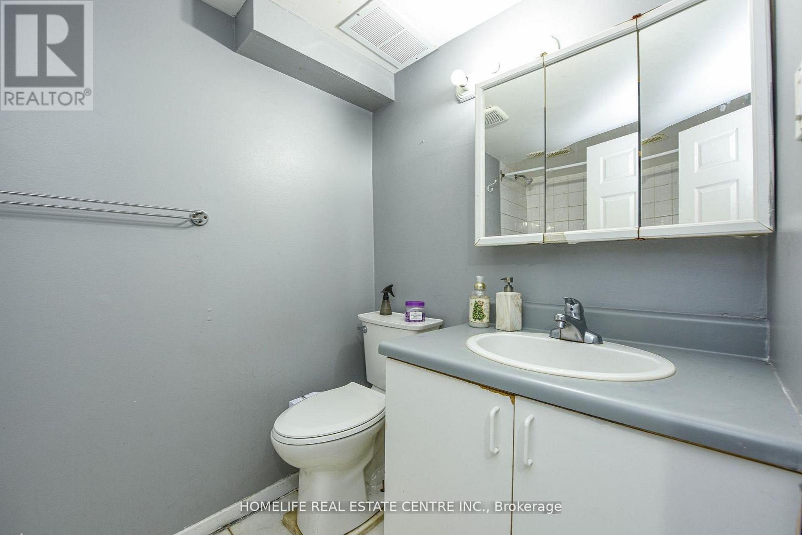 48 Northwood Drive, Brampton, Ontario  L6X 2L2 - Photo 42 - W12780382