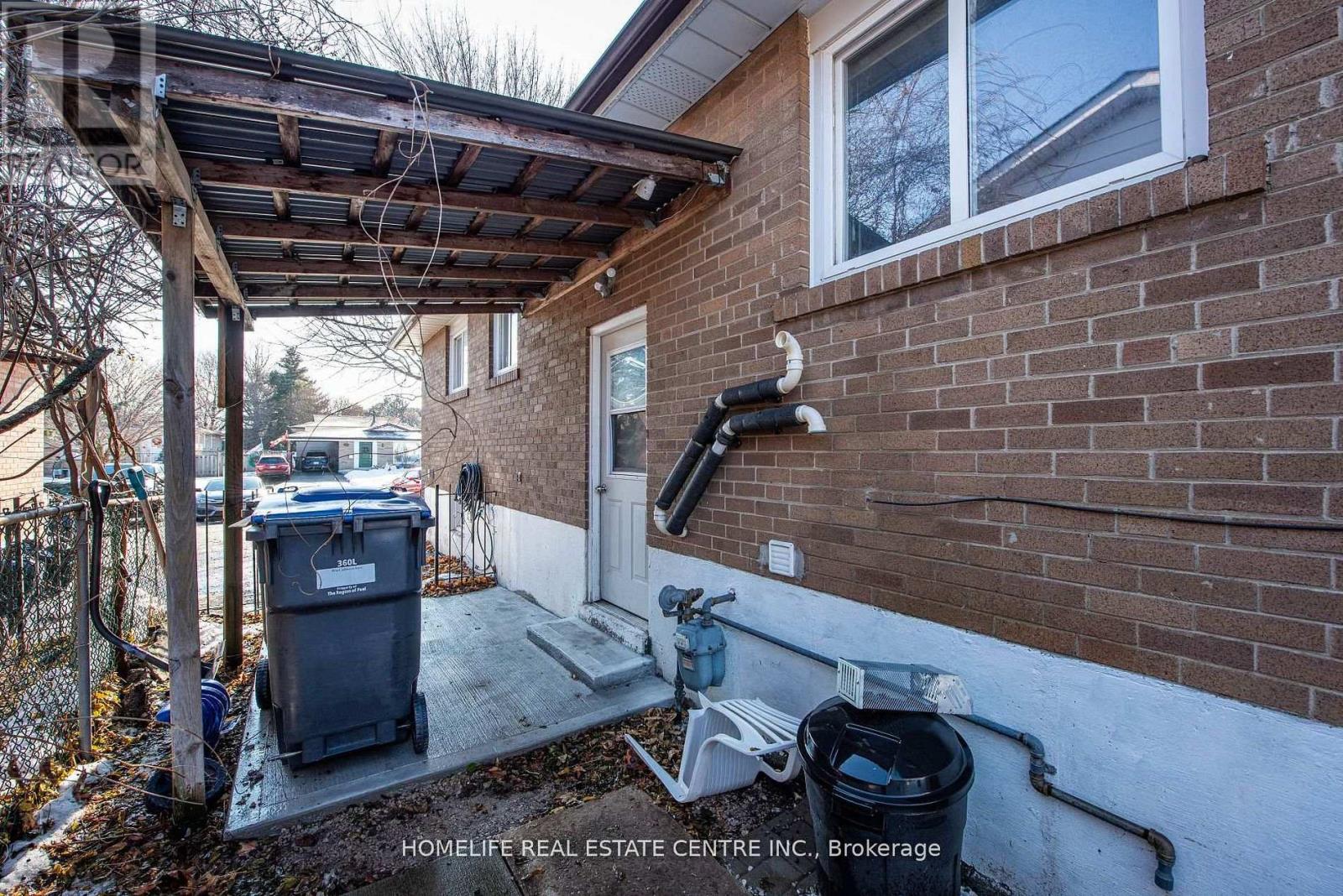 48 Northwood Drive, Brampton, Ontario  L6X 2L2 - Photo 44 - W12780382