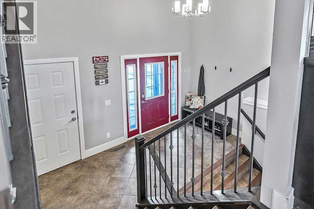 605 Sunrise Close, Diamond Valley, Alberta  T0L 2A0 - Photo 5 - A2276075