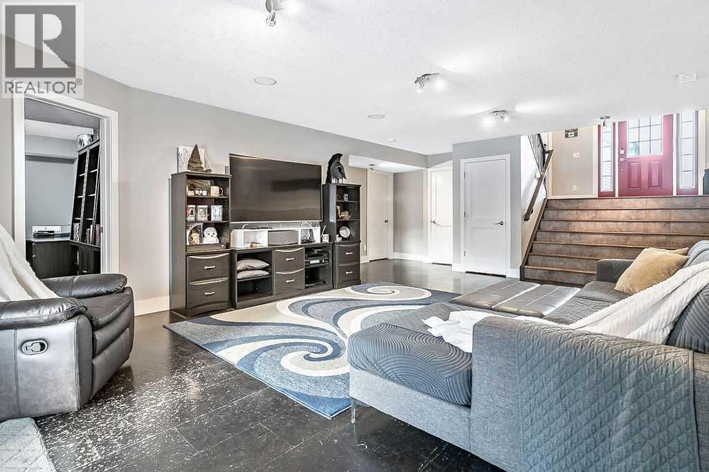 605 Sunrise Close, Diamond Valley, Alberta  T0L 2A0 - Photo 32 - A2276075