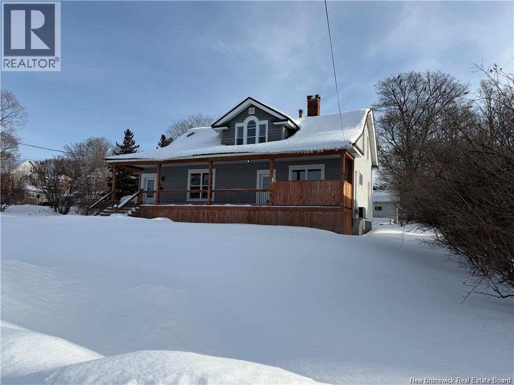 10 Argyle Street, Campbellton, New Brunswick  E3N 1G4 - Photo 2 - NB133419