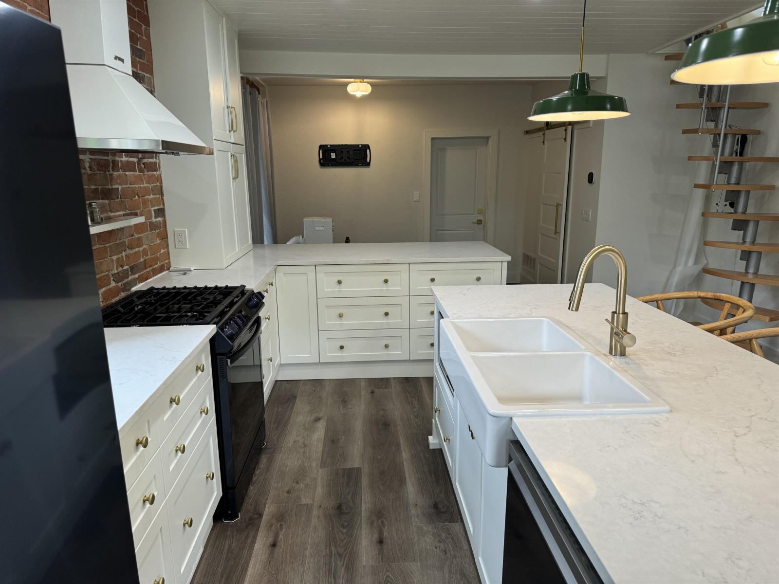 34758 Clayburn Road, Abbotsford, British Columbia  V2S 7Y9 - Photo 10 - R3087978