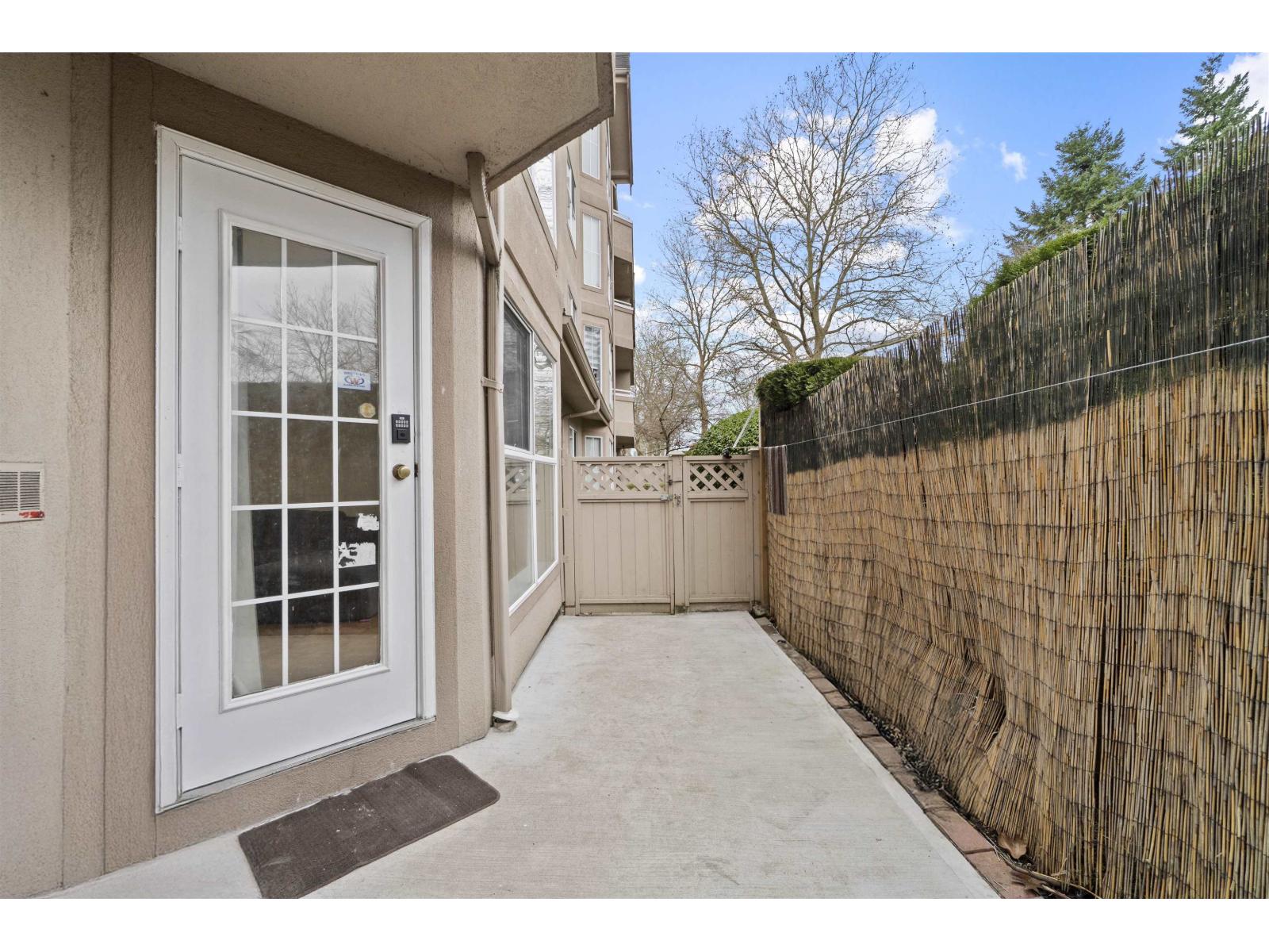 103 7435 121a Street, Surrey, British Columbia  V3W 0W8 - Photo 3 - R3088761