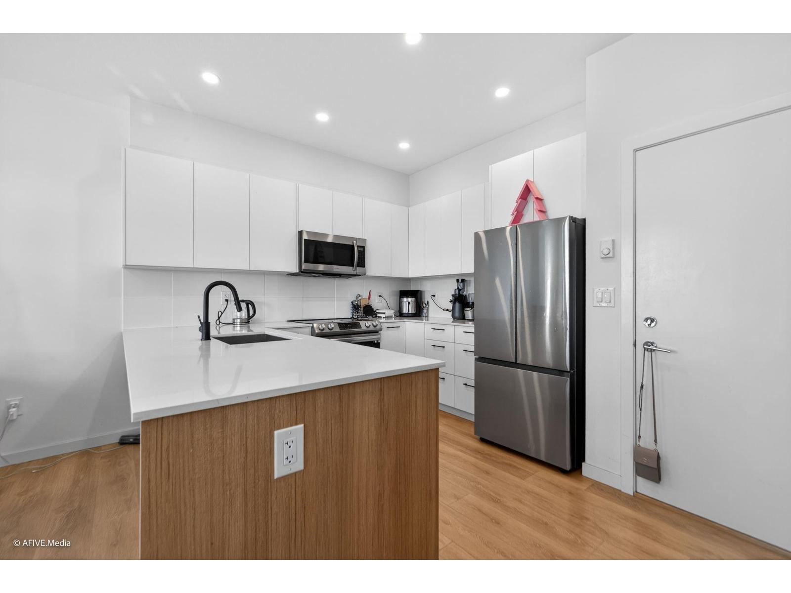 101 15255 Sitka Drive, Surrey, British Columbia  V3S 0B1 - Photo 7 - R3088905