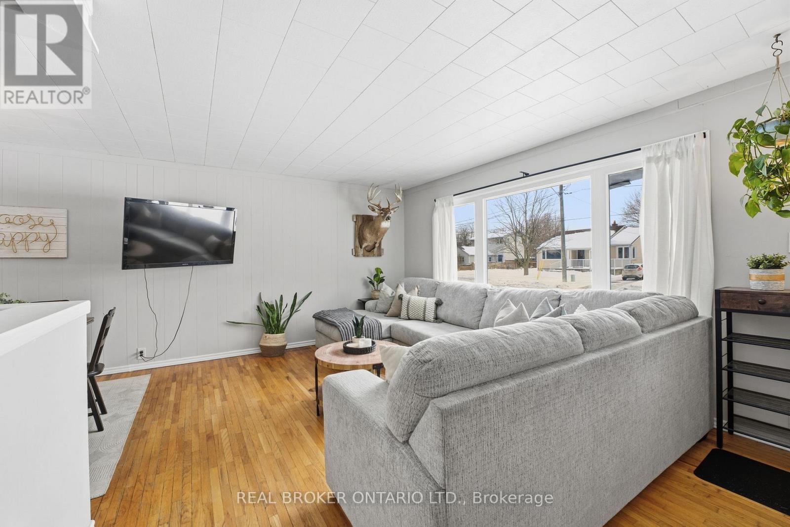 11 Brooklyn Avenue, Brantford, Ontario  N3T 1B5 - Photo 3 - X12780304