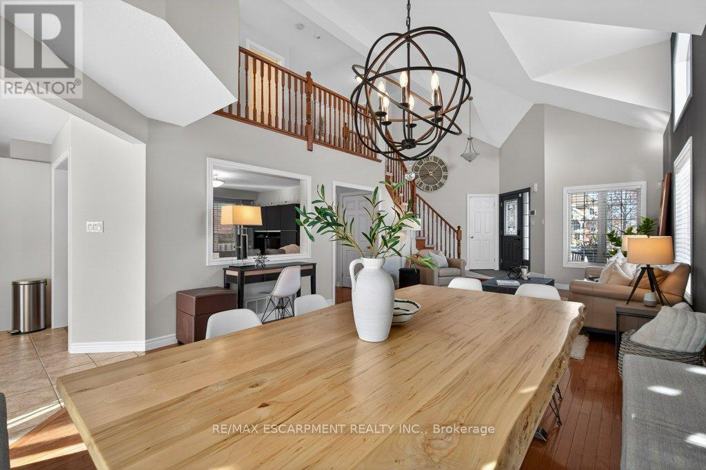 51 Napa Lane, Hamilton, Ontario  L8E 6B7 - Photo 12 - X12780306