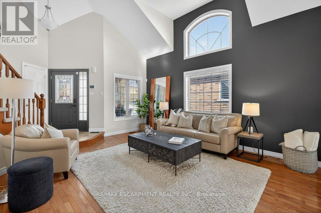 51 Napa Lane, Hamilton, Ontario  L8E 6B7 - Photo 8 - X12780306