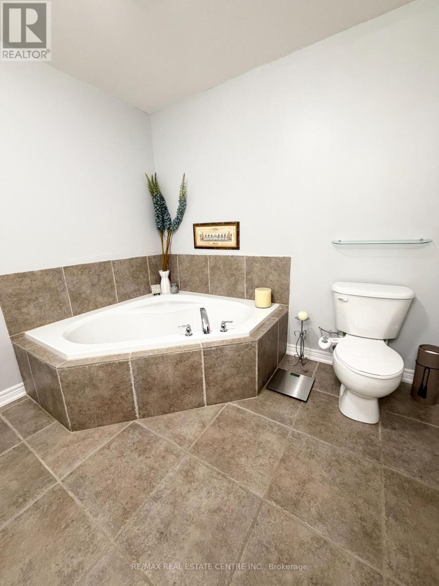 500 Stonehenge Drive, Hamilton, Ontario  L9K 1S7 - Photo 20 - X12780342