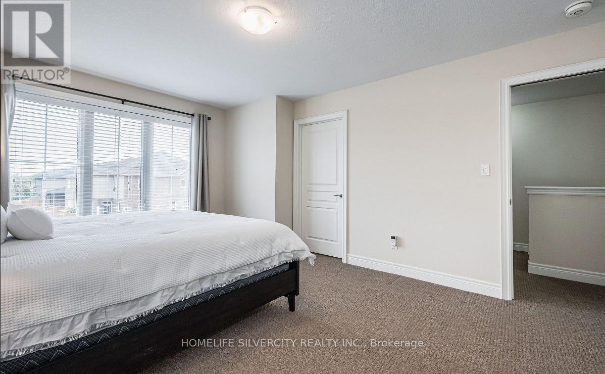 Main Floor - 194 Eaglecrest Street, Kitchener, Ontario  N2K 4J3 - Photo 12 - X12780360