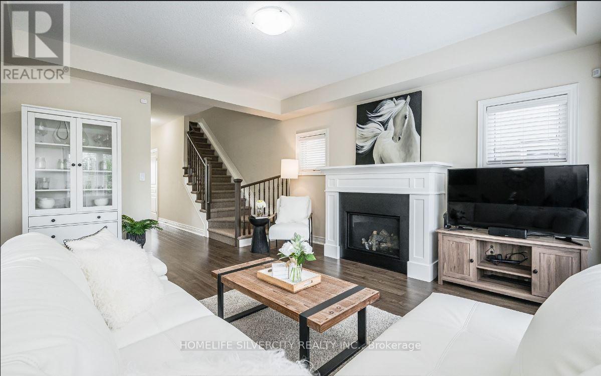 Main Floor - 194 Eaglecrest Street, Kitchener, Ontario  N2K 4J3 - Photo 5 - X12780360