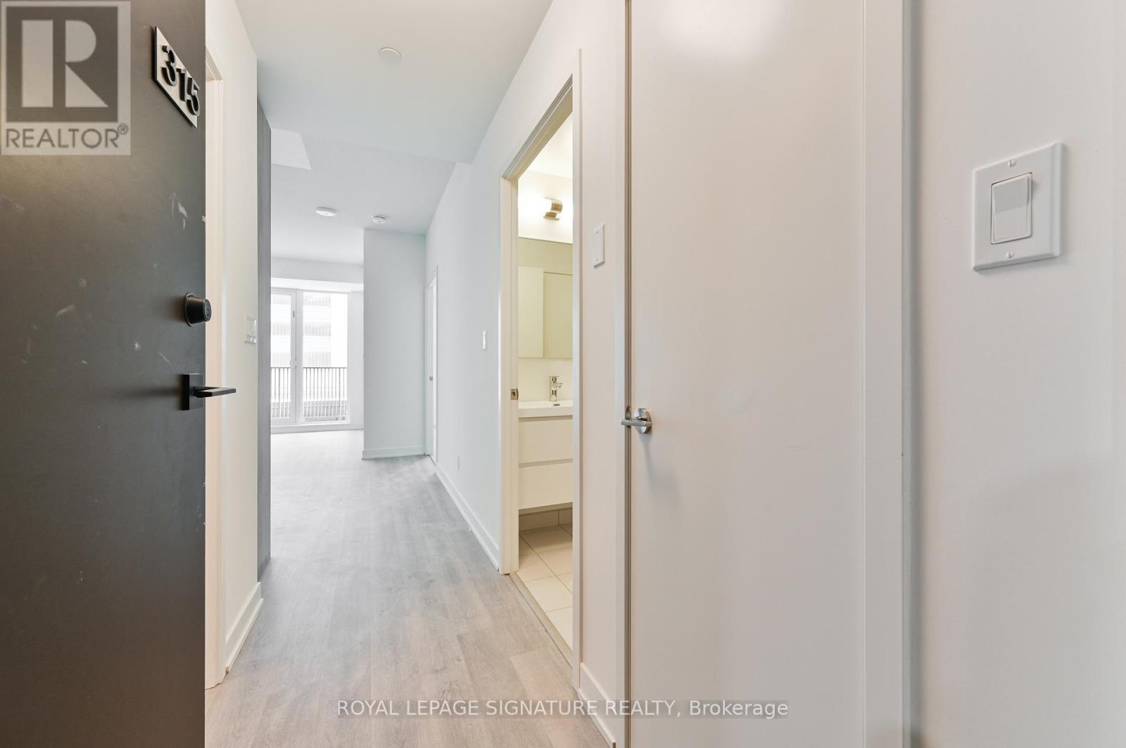 C315 - 38 Simcoe Promenade, Markham, Ontario  L6G 1B3 - Photo 3 - N12778836