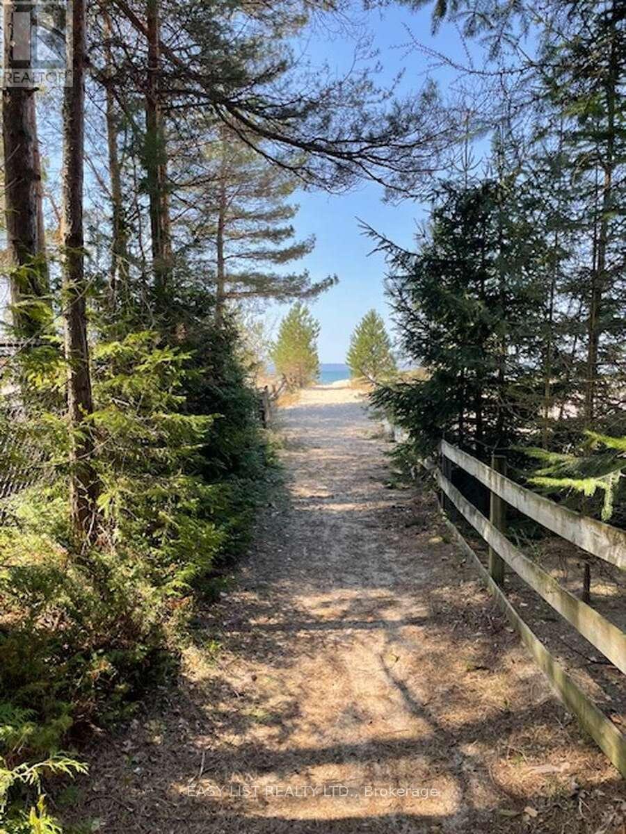 28 Birch Trail, Wasaga Beach, Ontario  L9Z 2S1 - Photo 37 - S12281488