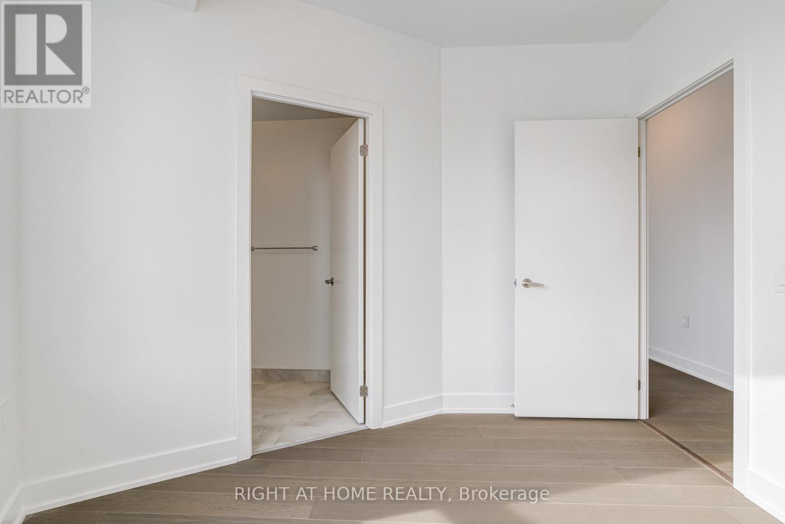 510 - 2088 James Street, Burlington, Ontario  L7R 0H2 - Photo 19 - W12767872