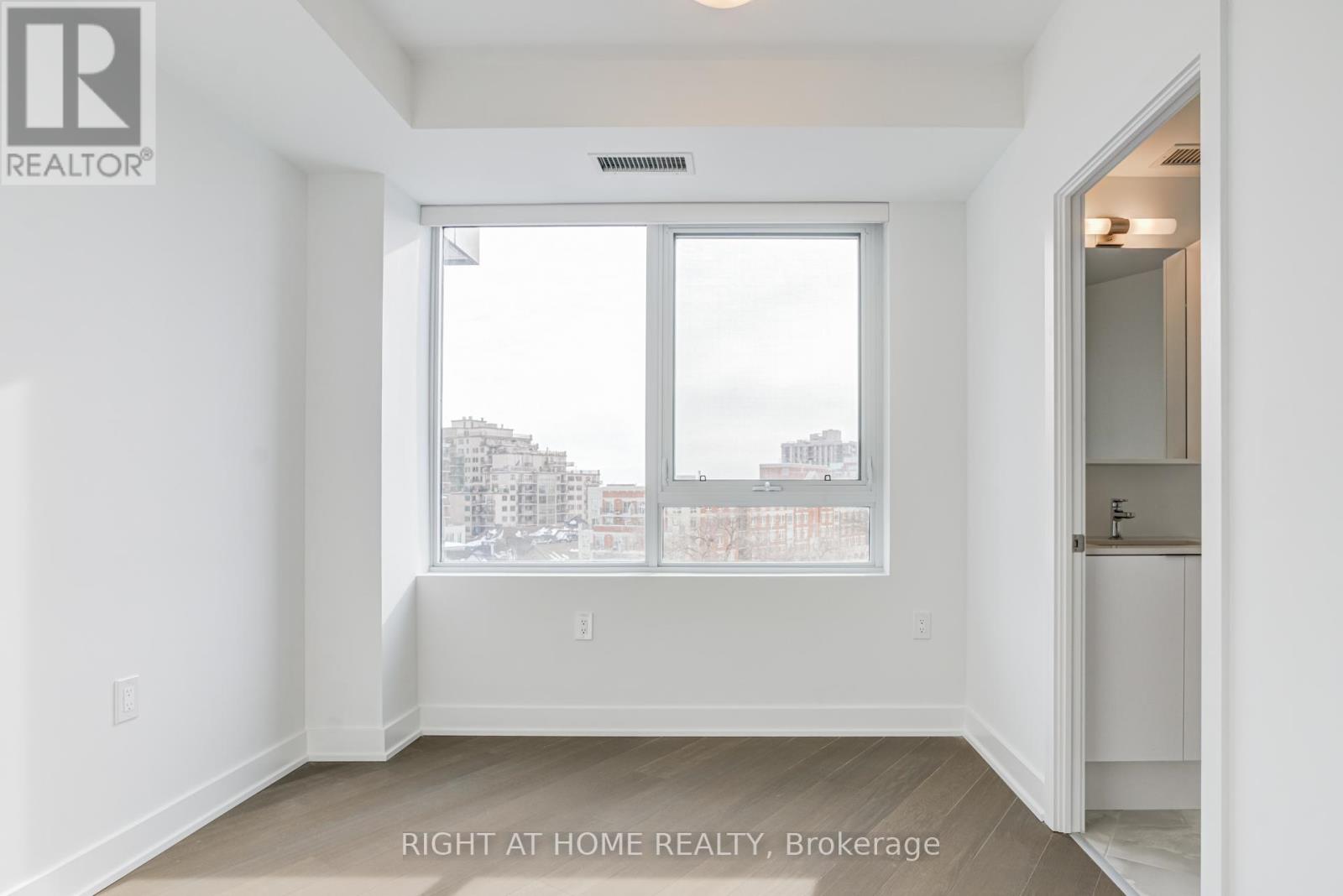 510 - 2088 James Street, Burlington, Ontario  L7R 0H2 - Photo 17 - W12767872