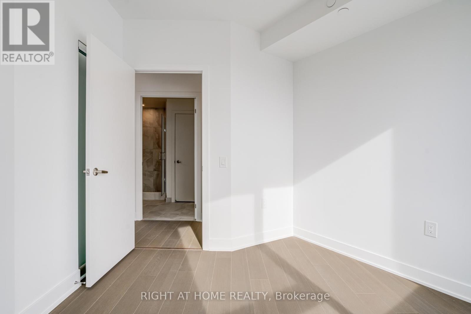 510 - 2088 James Street, Burlington, Ontario  L7R 0H2 - Photo 18 - W12767872