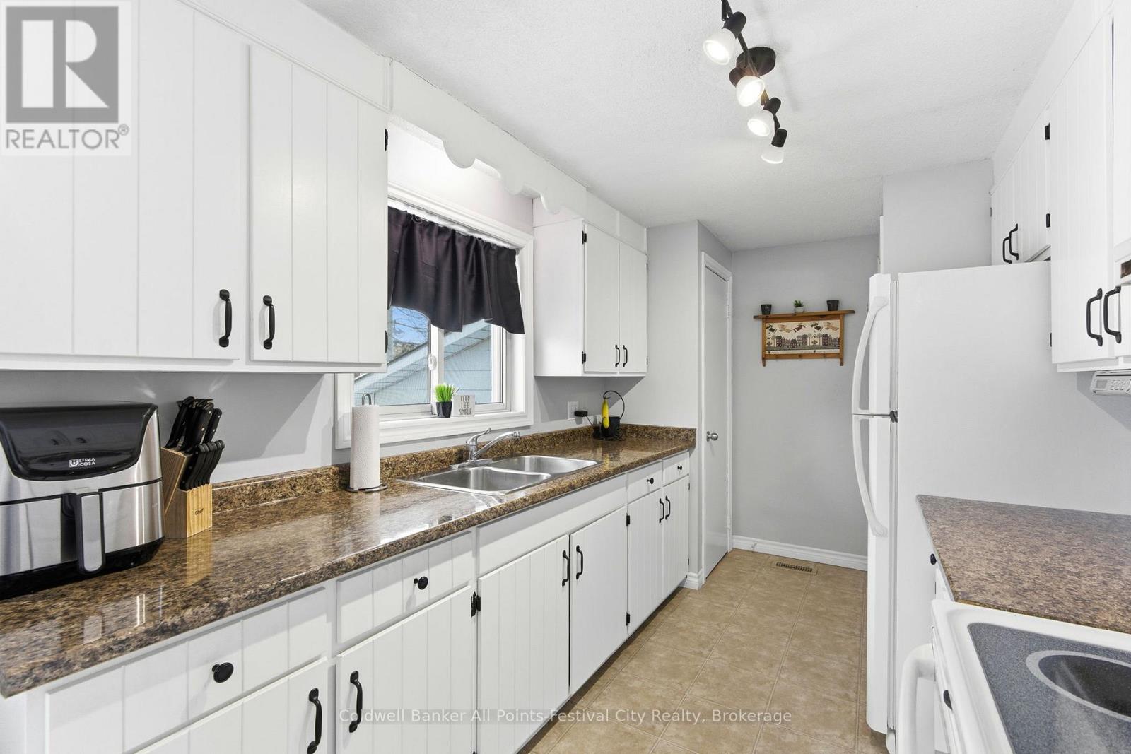 72 Lorne Avenue, Bluewater, Ontario  N0M 1X0 - Photo 18 - X12780430