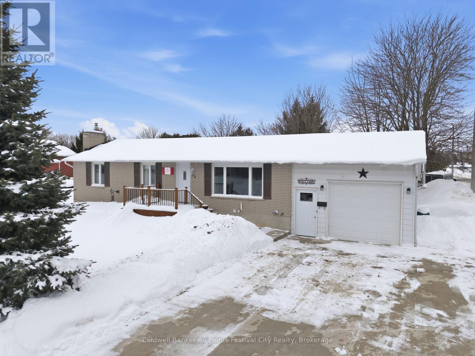 72 Lorne Avenue, Bluewater, Ontario  N0M 1X0 - Photo 2 - X12780430