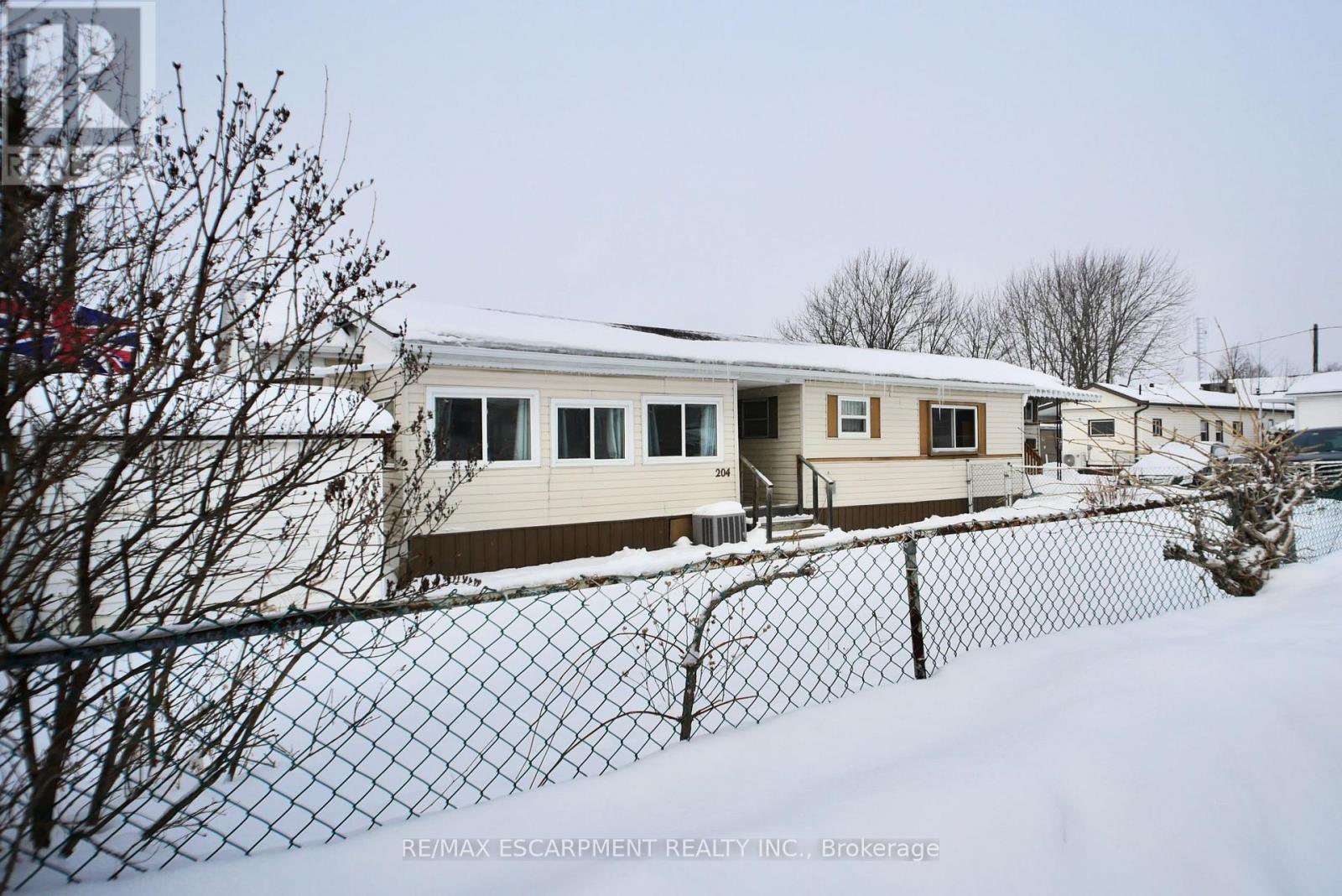 204 - 241 St. Paul Street W, St. Catharines, Ontario  L2S 2E5 - Photo 4 - X12777864