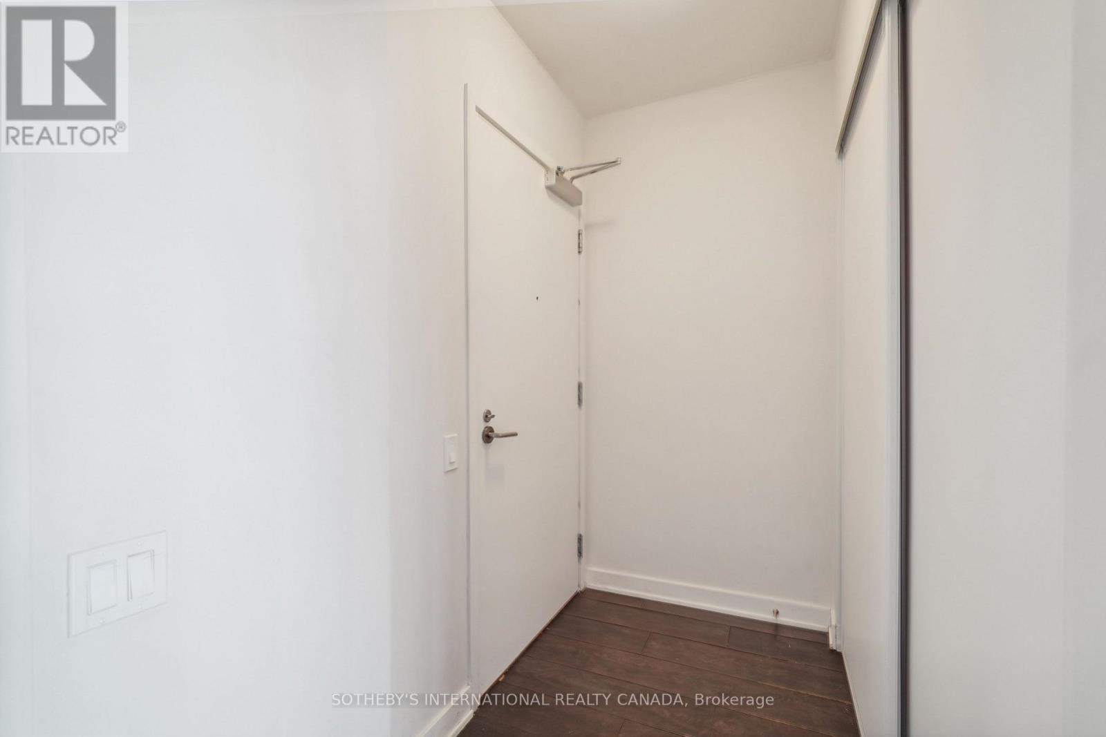 1104 - 6 Sonic Way N, Toronto, Ontario  M3C 0P1 - Photo 7 - C12780450