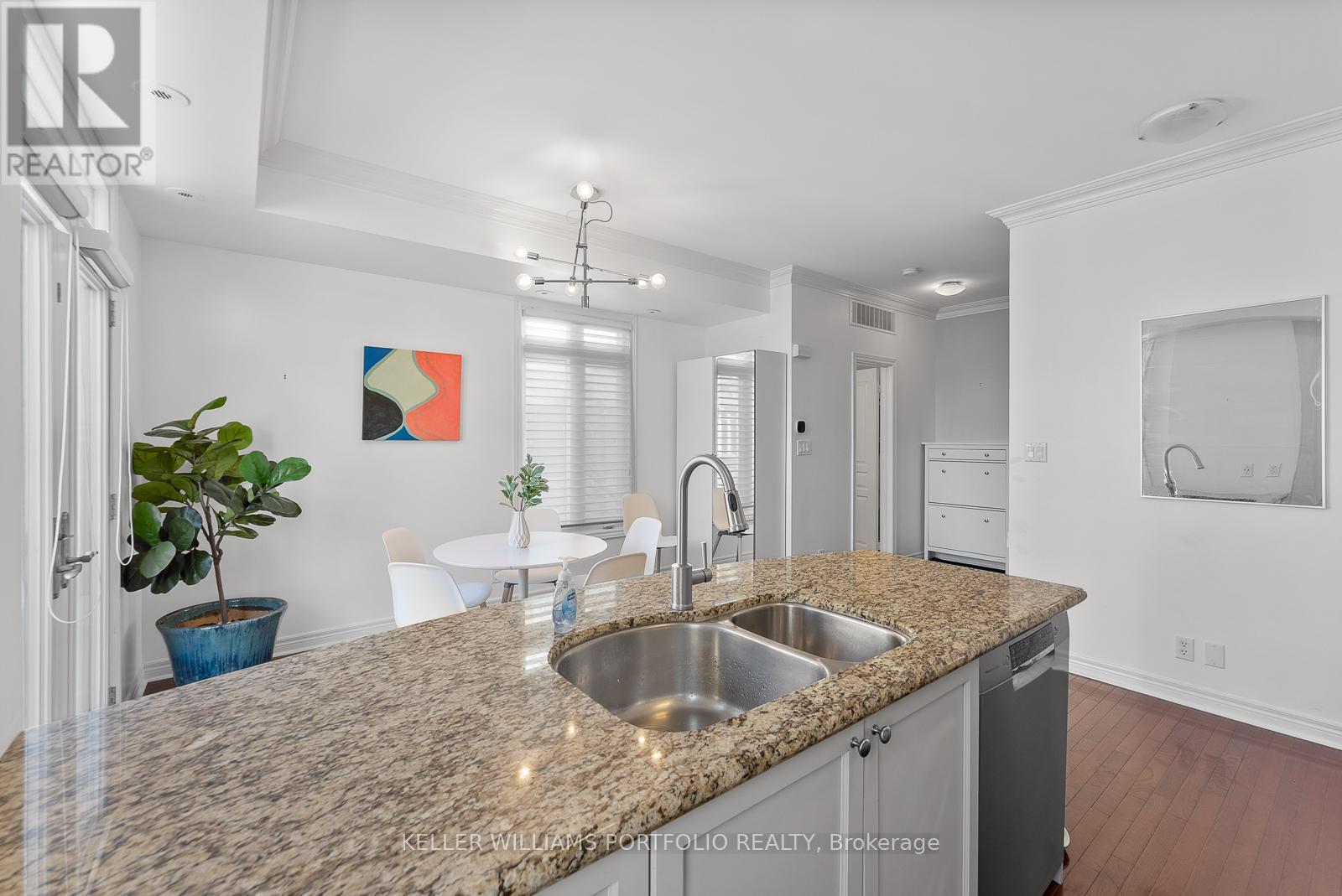 11 - 60 Carr Street, Toronto, Ontario  M5T 1B7 - Photo 17 - C12780494