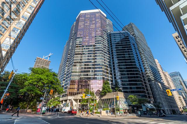 1808 - 1001 Bay Street, Toronto, Ontario  M5S 3A6 - Photo 1 - C12780542