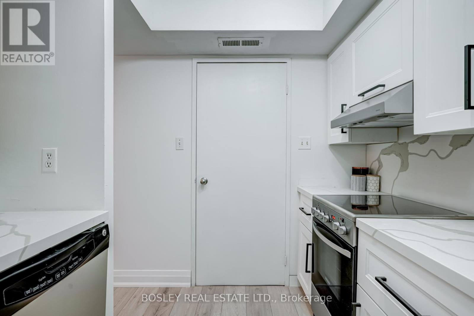 1808 - 1001 Bay Street, Toronto, Ontario  M5S 3A6 - Photo 19 - C12780542