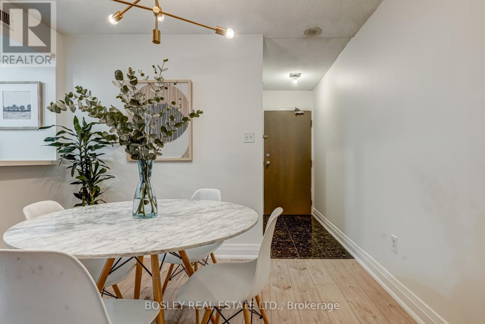 1808 - 1001 Bay Street, Toronto, Ontario  M5S 3A6 - Photo 2 - C12780542