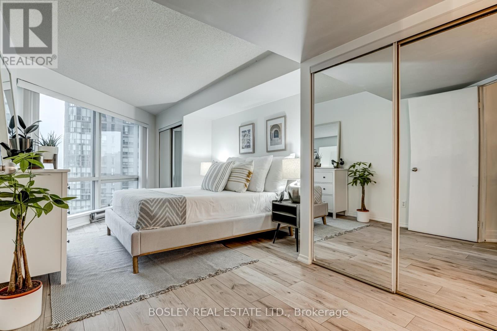 1808 - 1001 Bay Street, Toronto, Ontario  M5S 3A6 - Photo 21 - C12780542