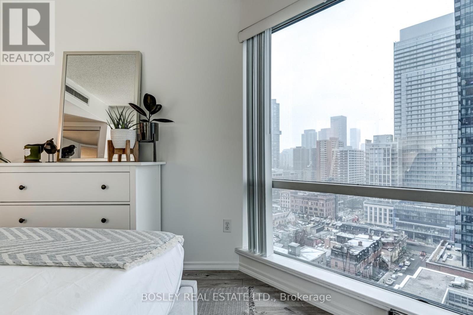 1808 - 1001 Bay Street, Toronto, Ontario  M5S 3A6 - Photo 25 - C12780542