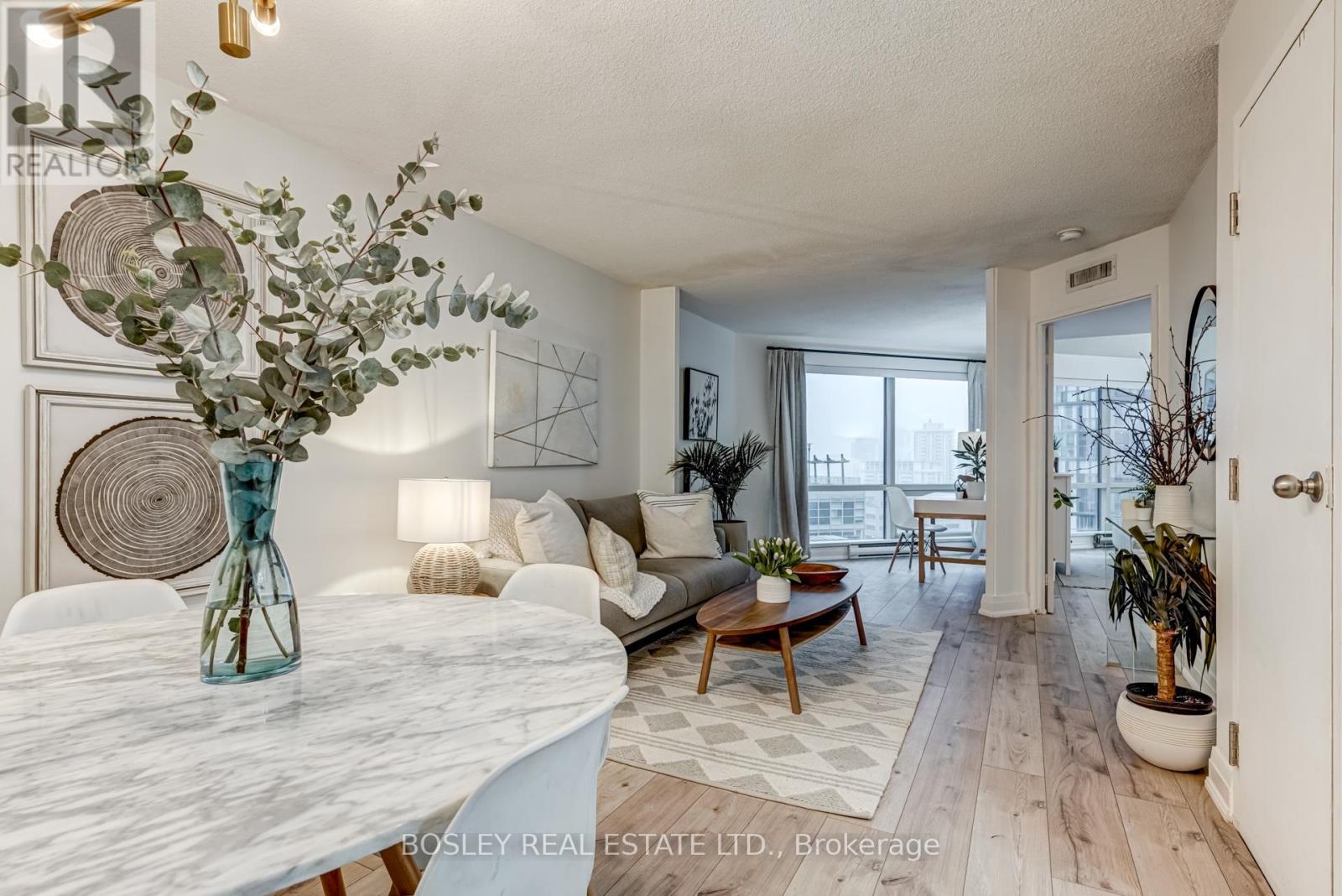 1808 - 1001 Bay Street, Toronto, Ontario  M5S 3A6 - Photo 3 - C12780542