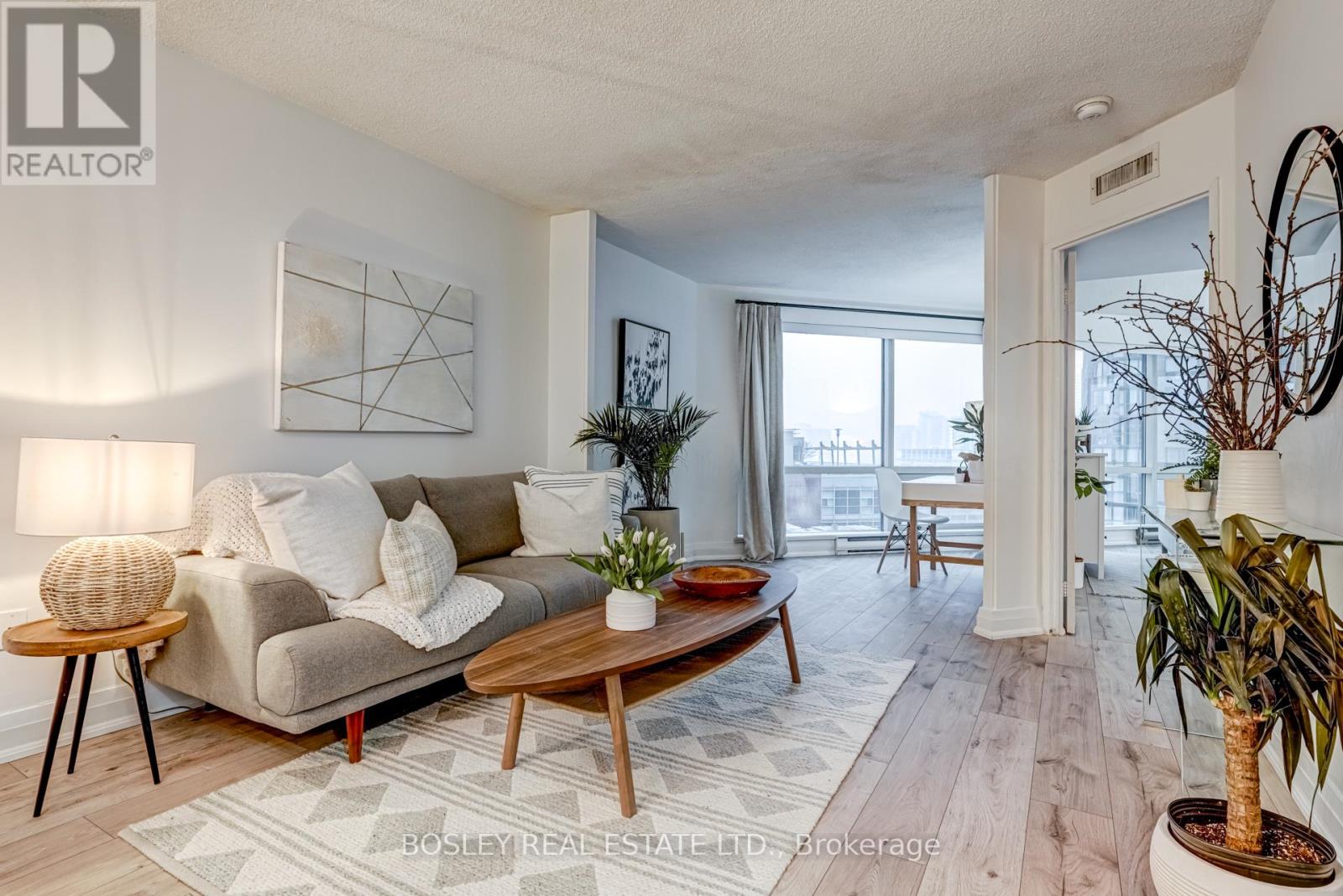 1808 - 1001 Bay Street, Toronto, Ontario  M5S 3A6 - Photo 4 - C12780542