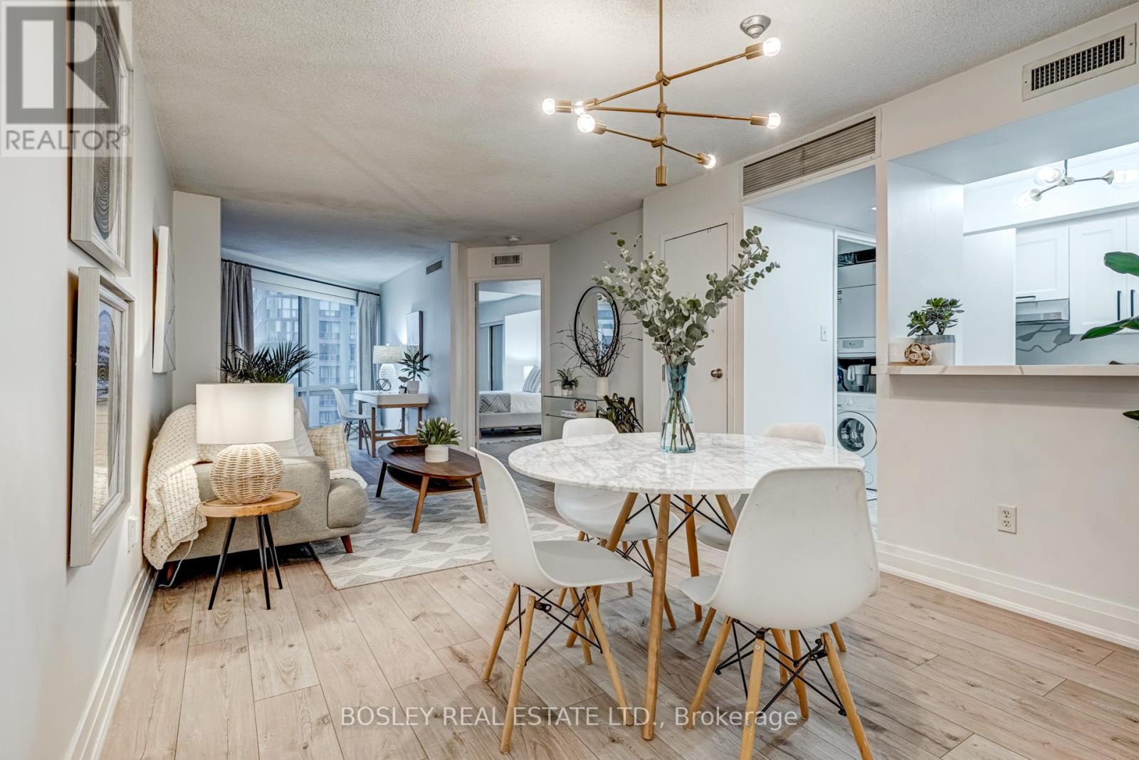 1808 - 1001 Bay Street, Toronto, Ontario  M5S 3A6 - Photo 6 - C12780542