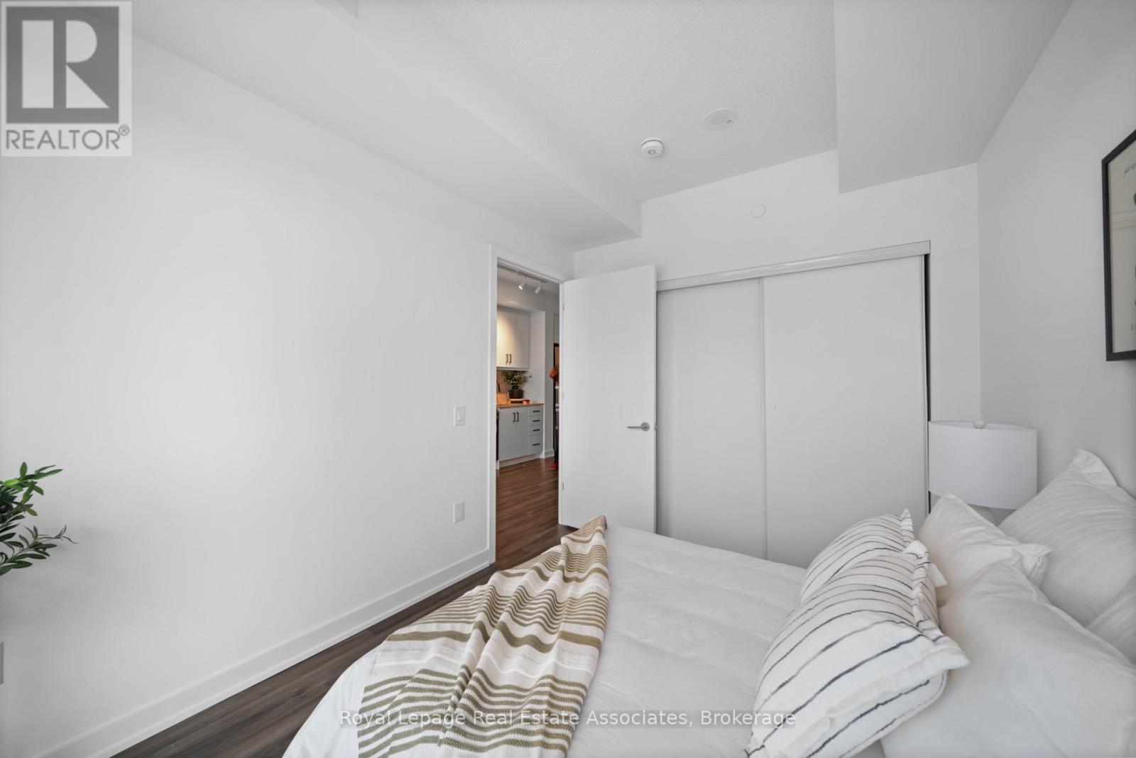 422 - 9 Tecumseth Street, Toronto, Ontario  M5V 3G4 - Photo 10 - C12780592