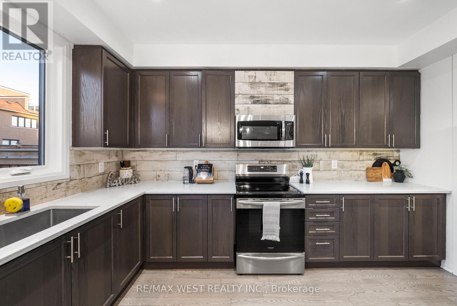 15 Larkin Lane, Clarington, Ontario  L1C 4A7 - Photo 5 - E12780416