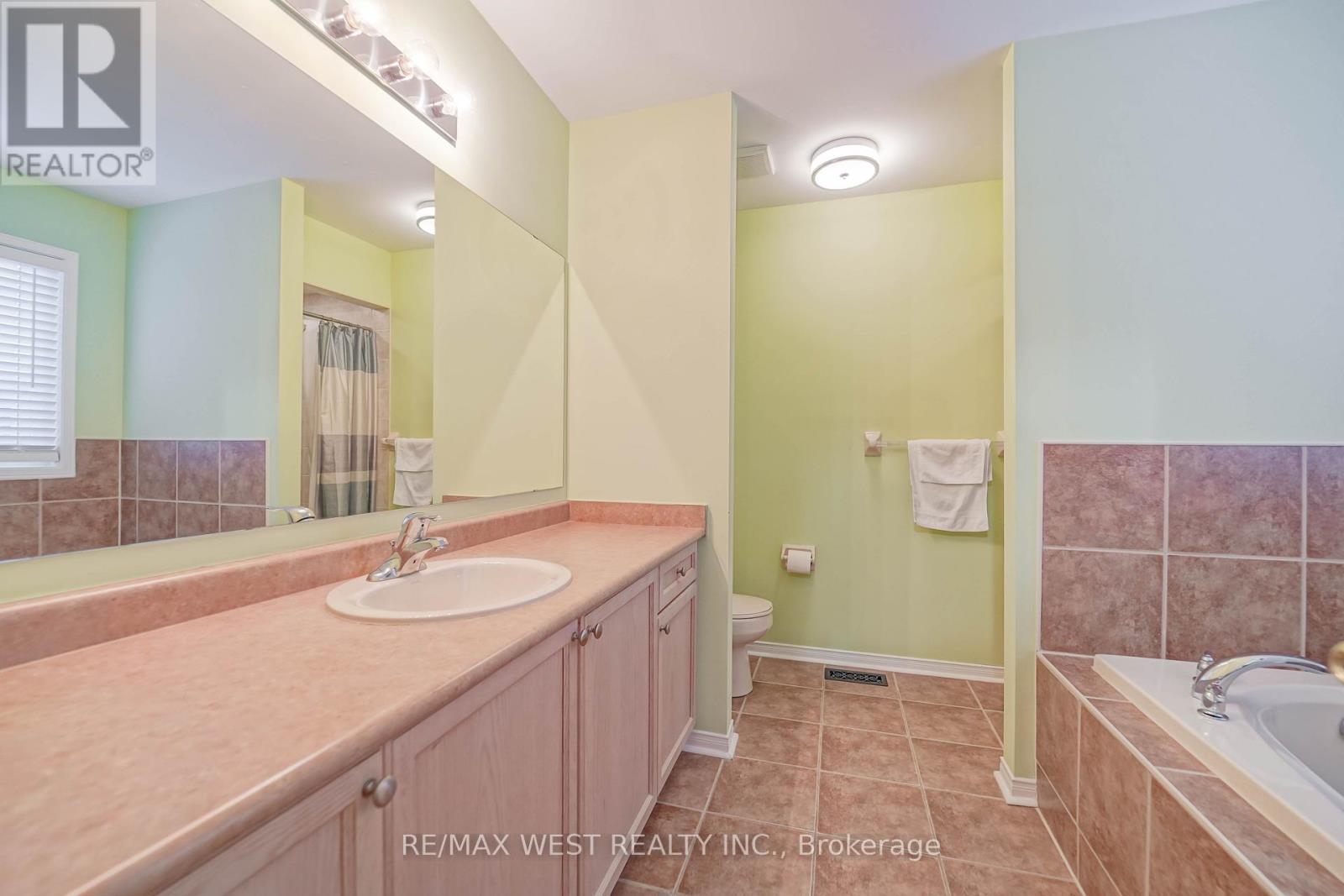 71 Dunwell Crescent, Ajax, Ontario  L1T 0A7 - Photo 10 - E12780534