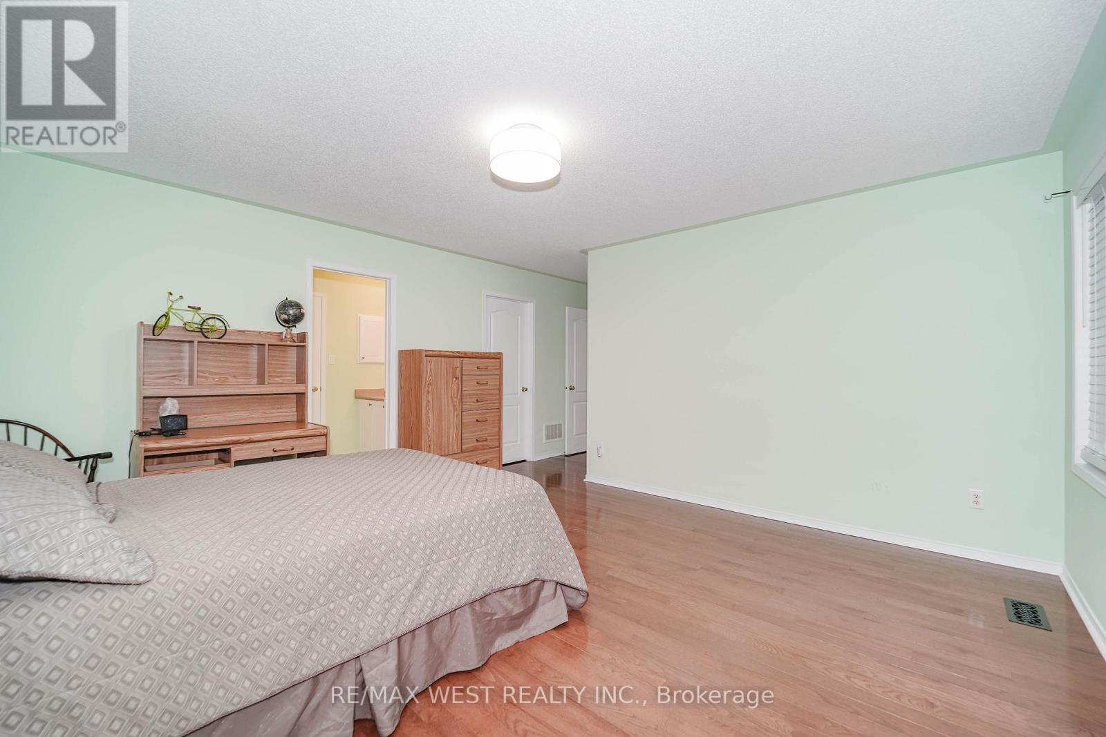 71 Dunwell Crescent, Ajax, Ontario  L1T 0A7 - Photo 11 - E12780534