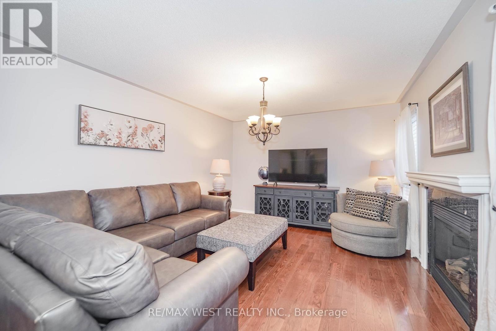 71 Dunwell Crescent, Ajax, Ontario  L1T 0A7 - Photo 6 - E12780534